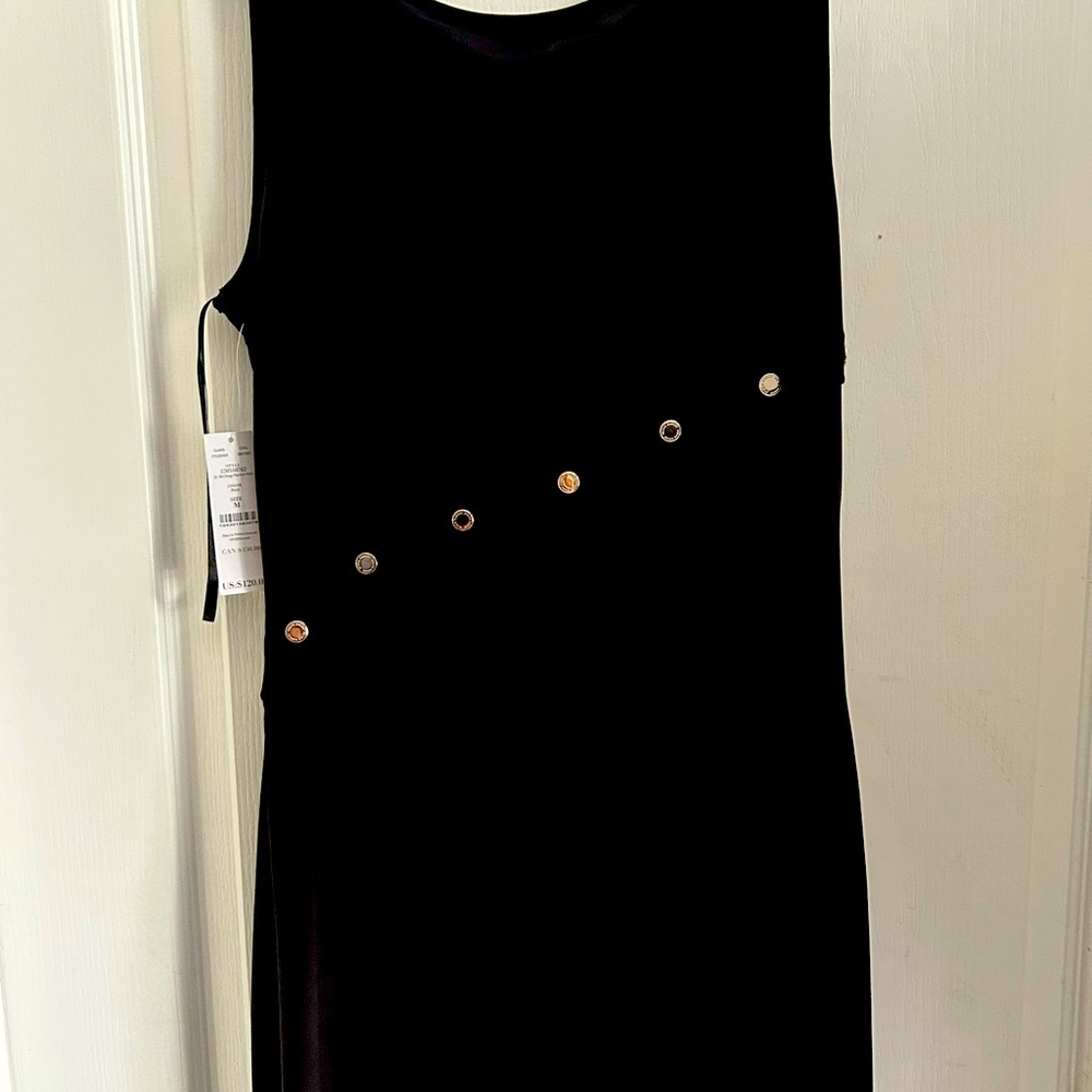 WHBM sexy black dress! Pictures of front and back of dress